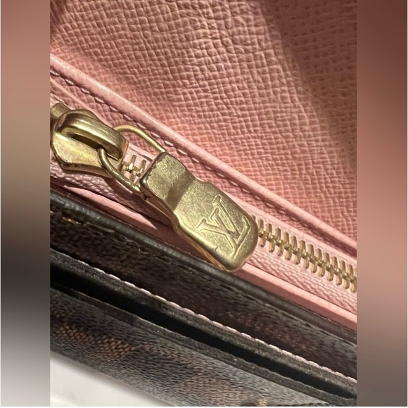 Louis Vuitton Damier Ebene Sarah Wallet Posh Authentic,Chipped & Full inclusion. - Picture 7 of 14